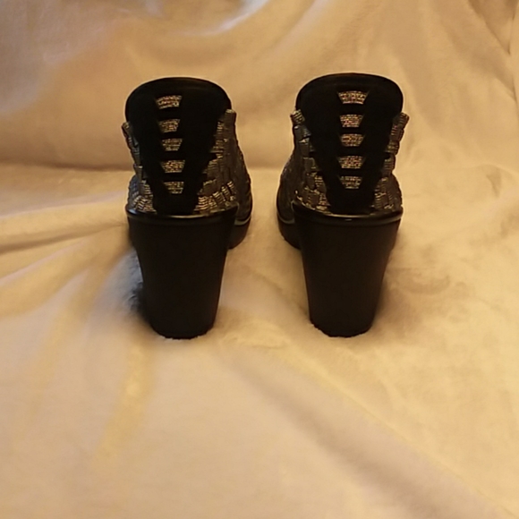 Steve Madden Metallic woven Booties - Picture 2 of 4